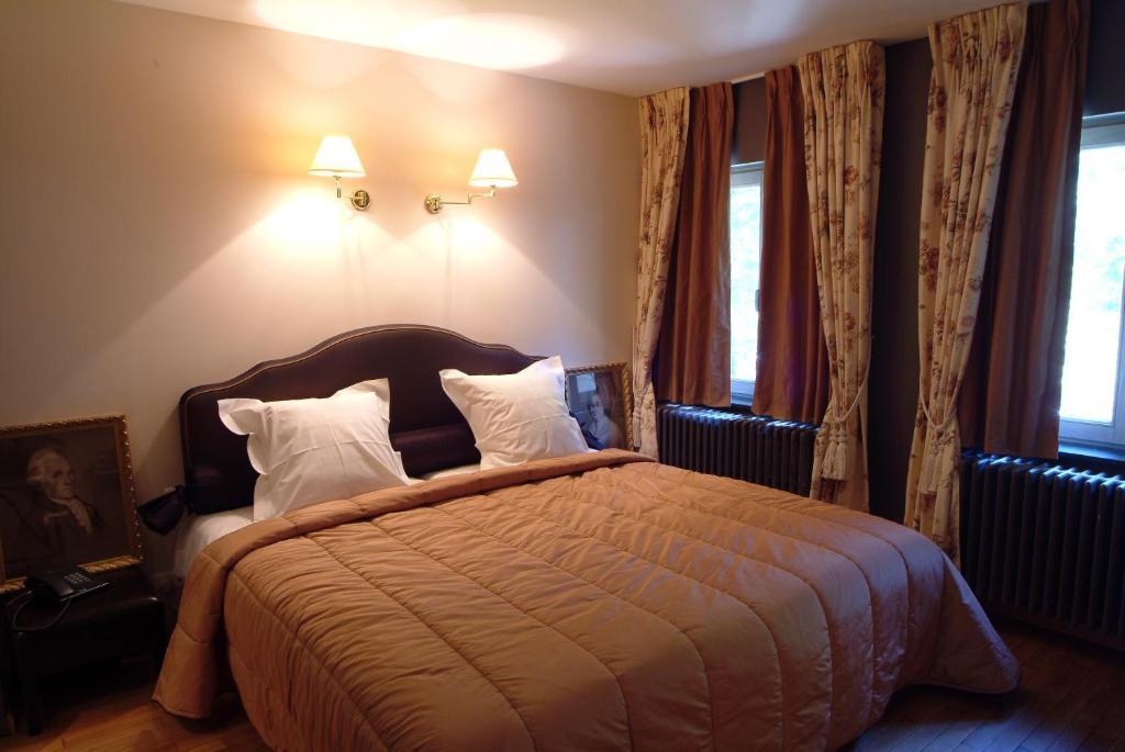 Charmehotel Manoir Ogygia Poperinge Room photo
