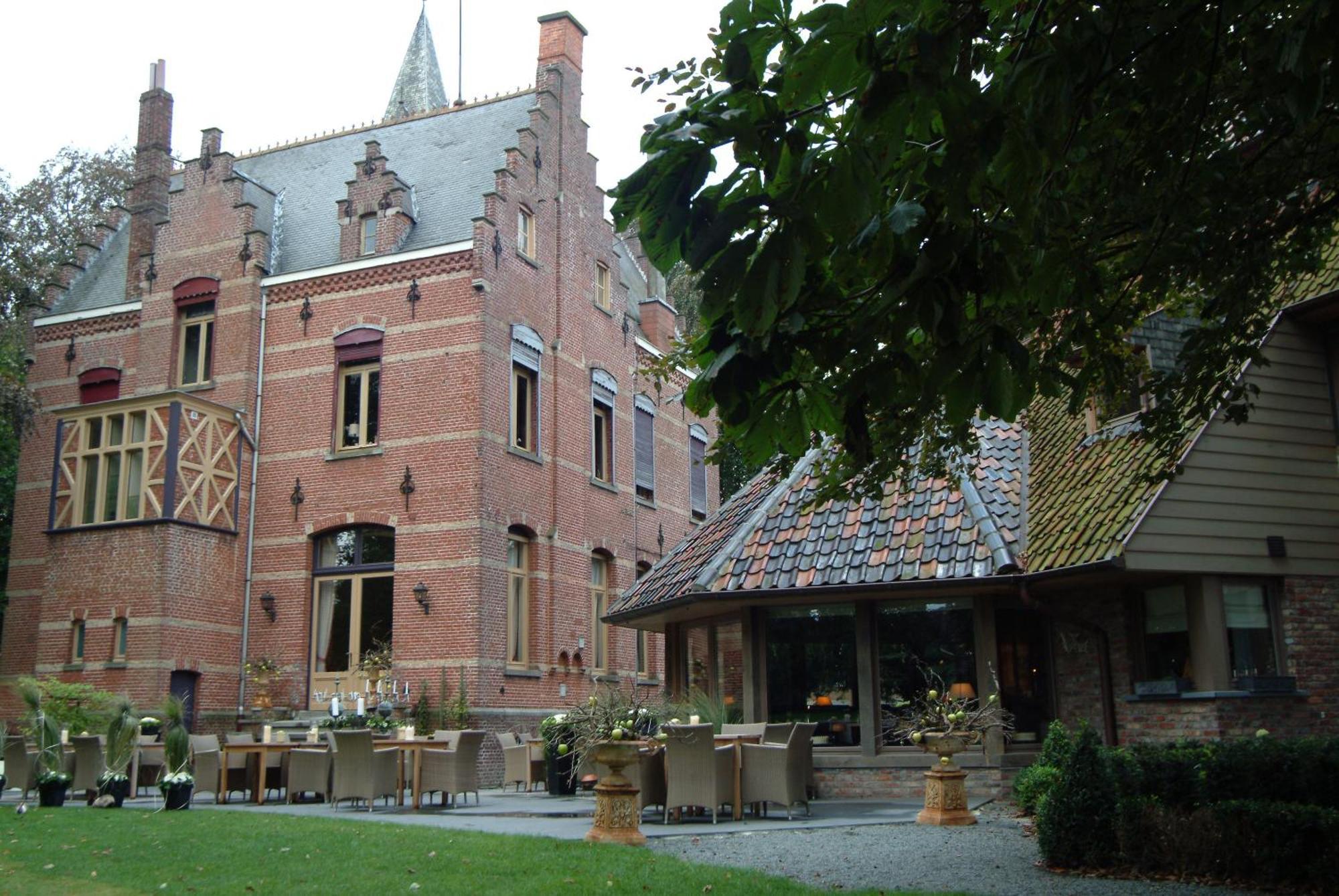 Charmehotel Manoir Ogygia Poperinge Exterior photo