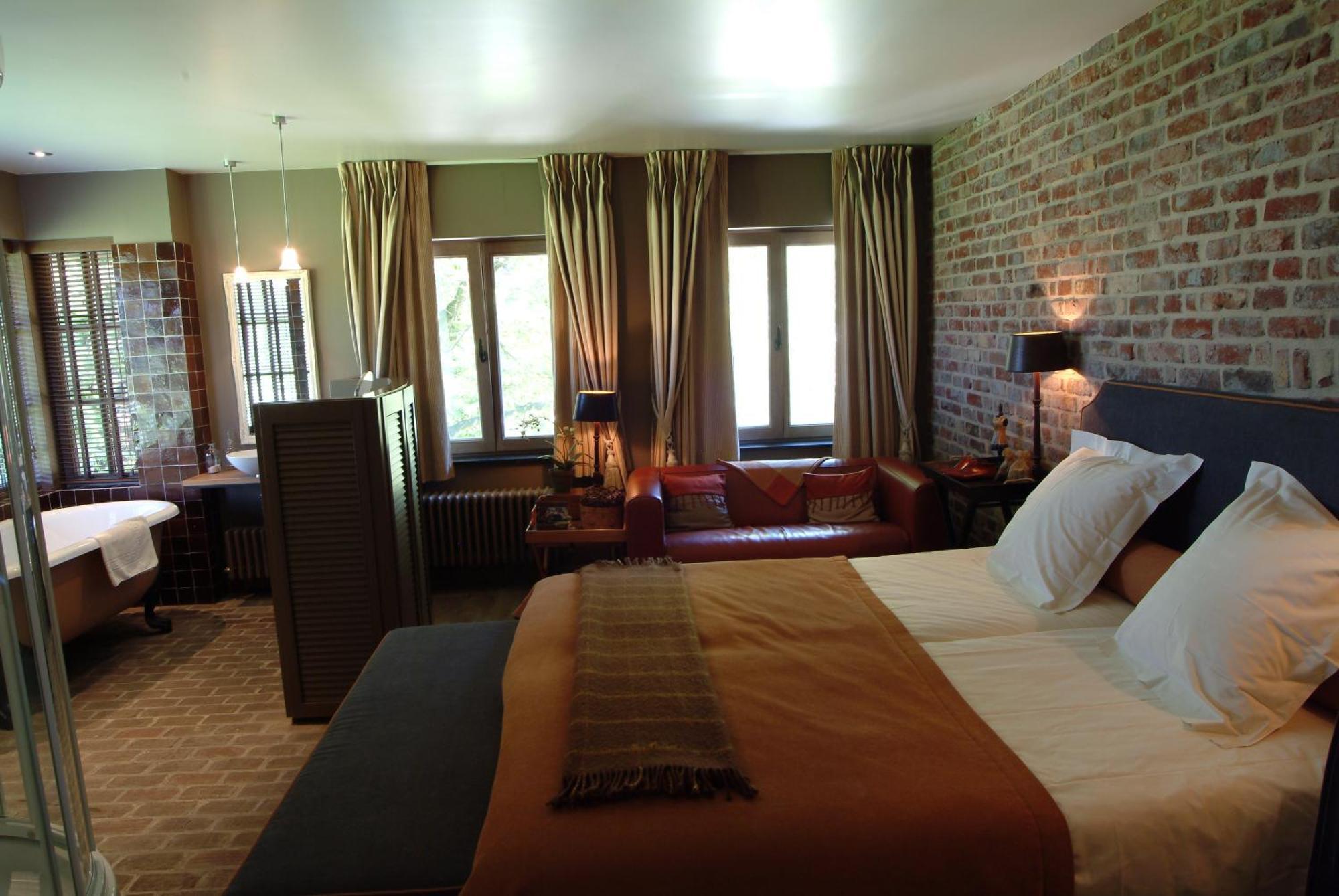 Charmehotel Manoir Ogygia Poperinge Exterior photo